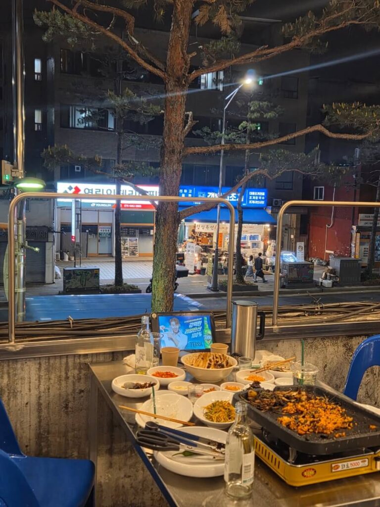 Taetae Samgyeop is one of the best Sindang Outdoor BBQ place to enjoy Yajang in korea