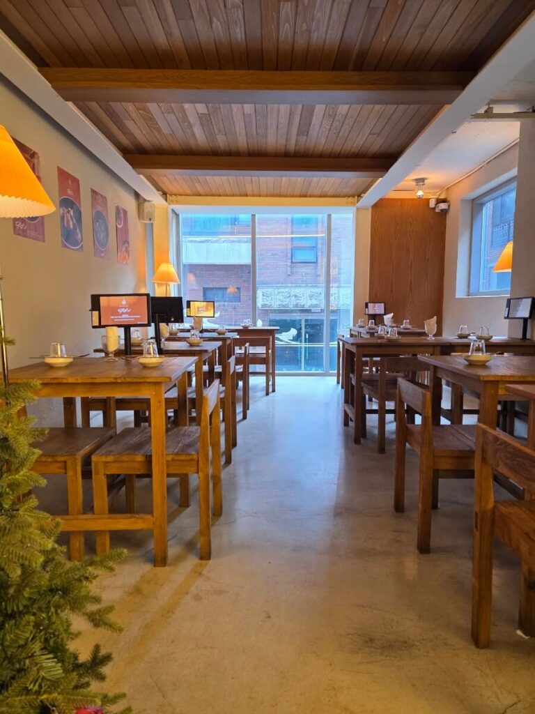 Dining area inside Daban Seongsu 