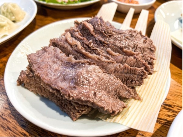 Bossam (Korean boiled pork), a dish that also appeared in the Korean drama Bon Appétit, Your Majesty.