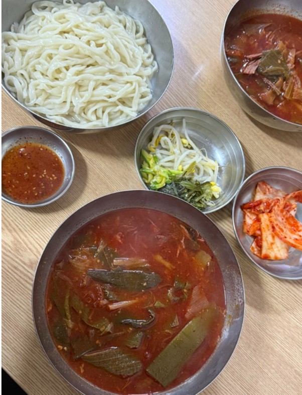 Munbaedong YukKal, When the noodles are gone, add rice. 