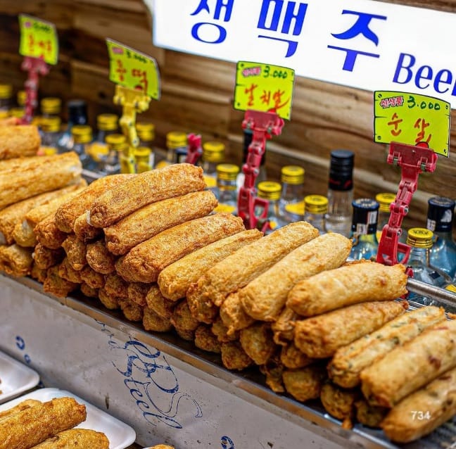 Various handmade fish cake options including cheese, shrimp, and spicy flavors.
Each piece is freshly prepared and heated before serving.