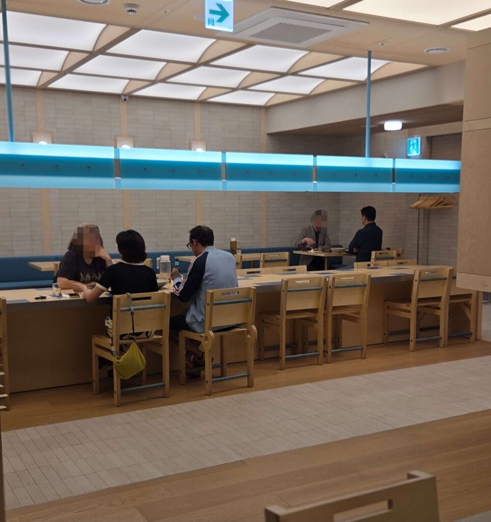 The luxurious and sophisticated interior of Nanpo Gwanghwamun