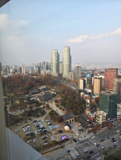 30th Floor Club Lounge Bongeunsa View is the best this hotel has to offer