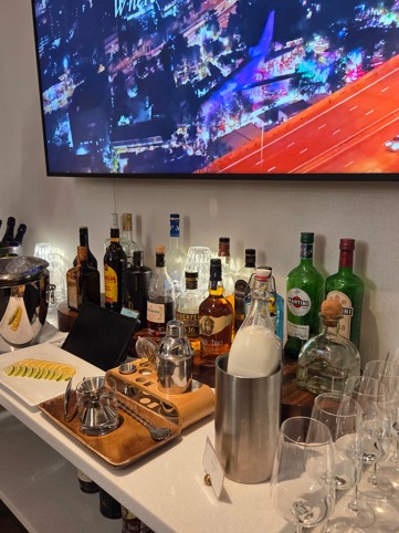 Club Lounge Review 3