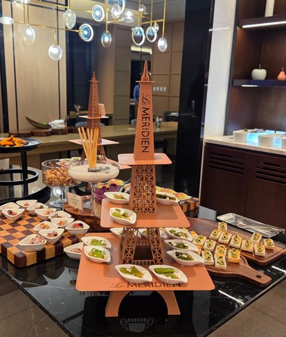 Club Lounge Review 7