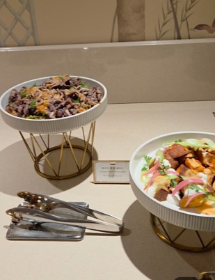 Club Lounge Happy Hour Menu and Atmosphere 2