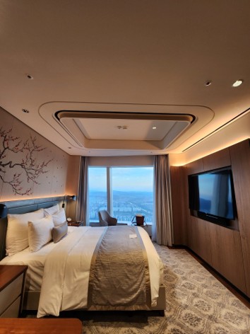 Signiel Seoul Jamsil Review – A Luxury Hotel in Jamsil with Skyline Views, Salon de Signiel and Seokchon Lake