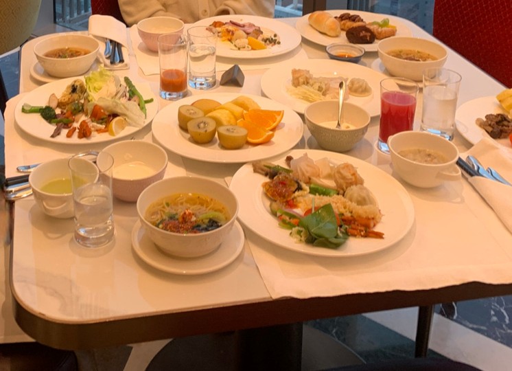 1914 Lounge Bar and Constans Breakfast