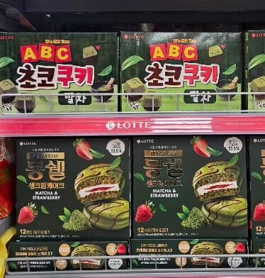 Lotte ABC chocolate matcha cookies and Mon Cher matcha flavor
