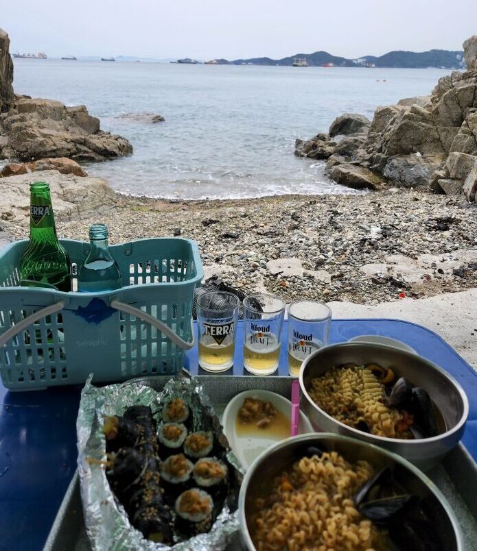 Yeongdo Haenyeochon: Busan’s Seaside Yajang Spot for Seafood Ramen & Kimbap