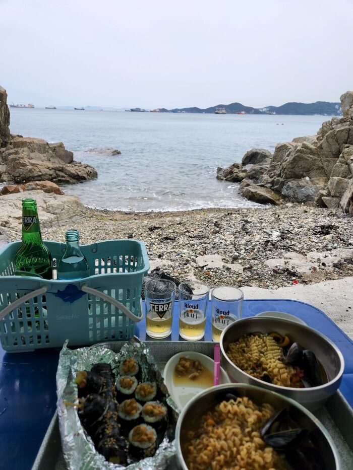 Seafood ramen and kimbap ordered at Yeongdo Haenyeochon in Busan